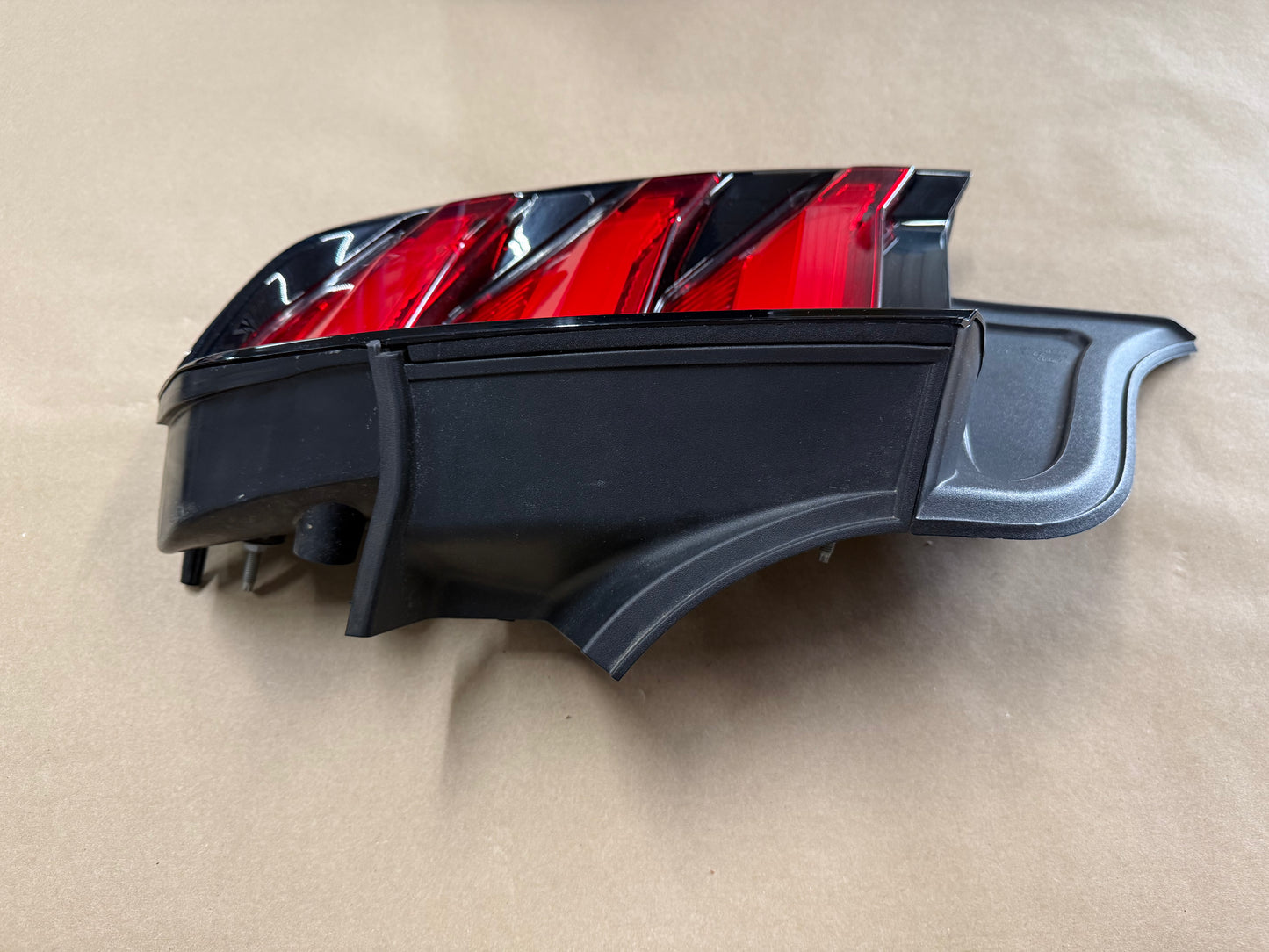 2018-2023 Ford Mustang GT350 GT V6 EcoBoost Tail Light RH Pass. Side LED