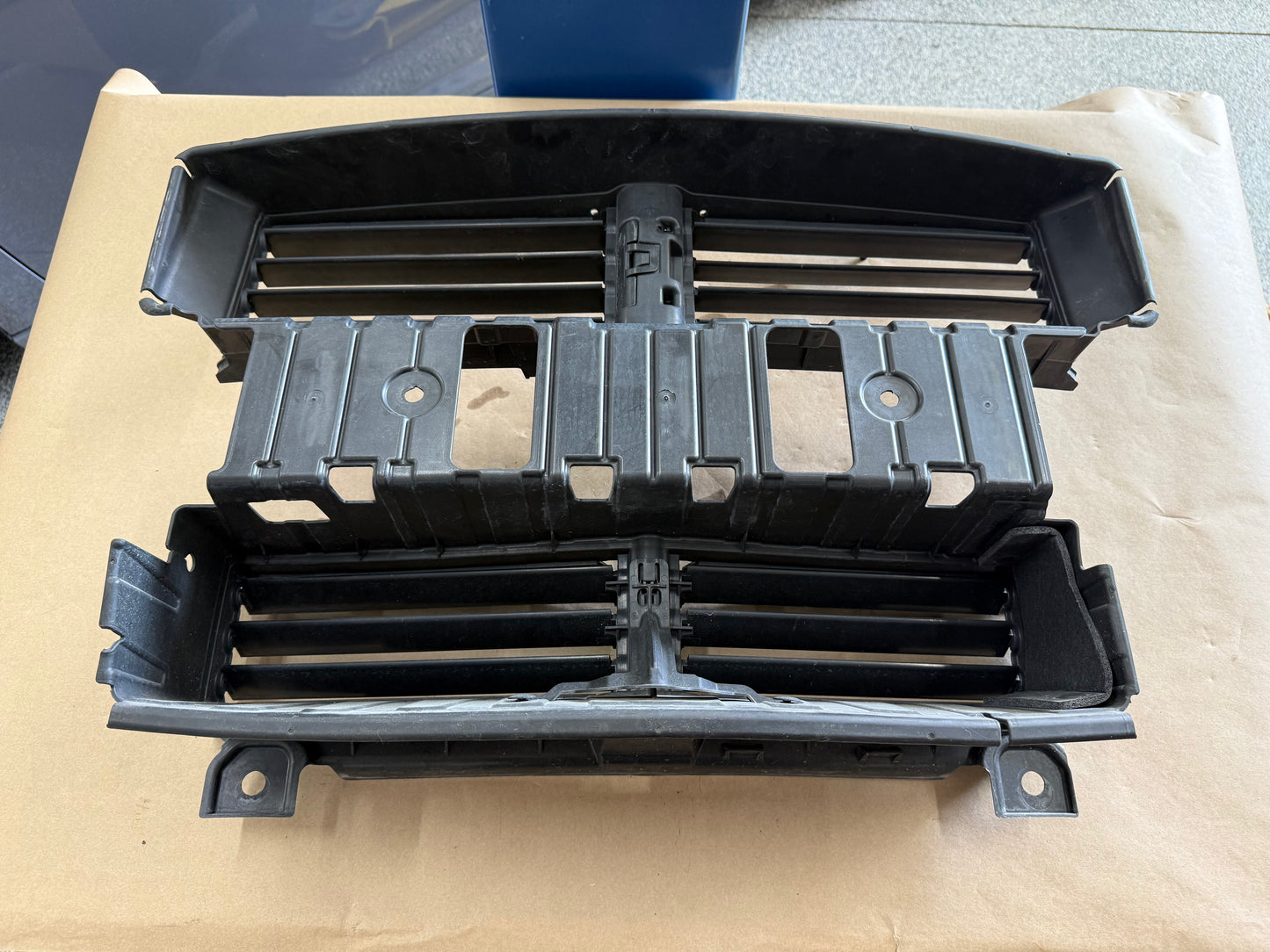 2018-2023 Ford Mustang GT Radiator Air Shutter Grille Assembly