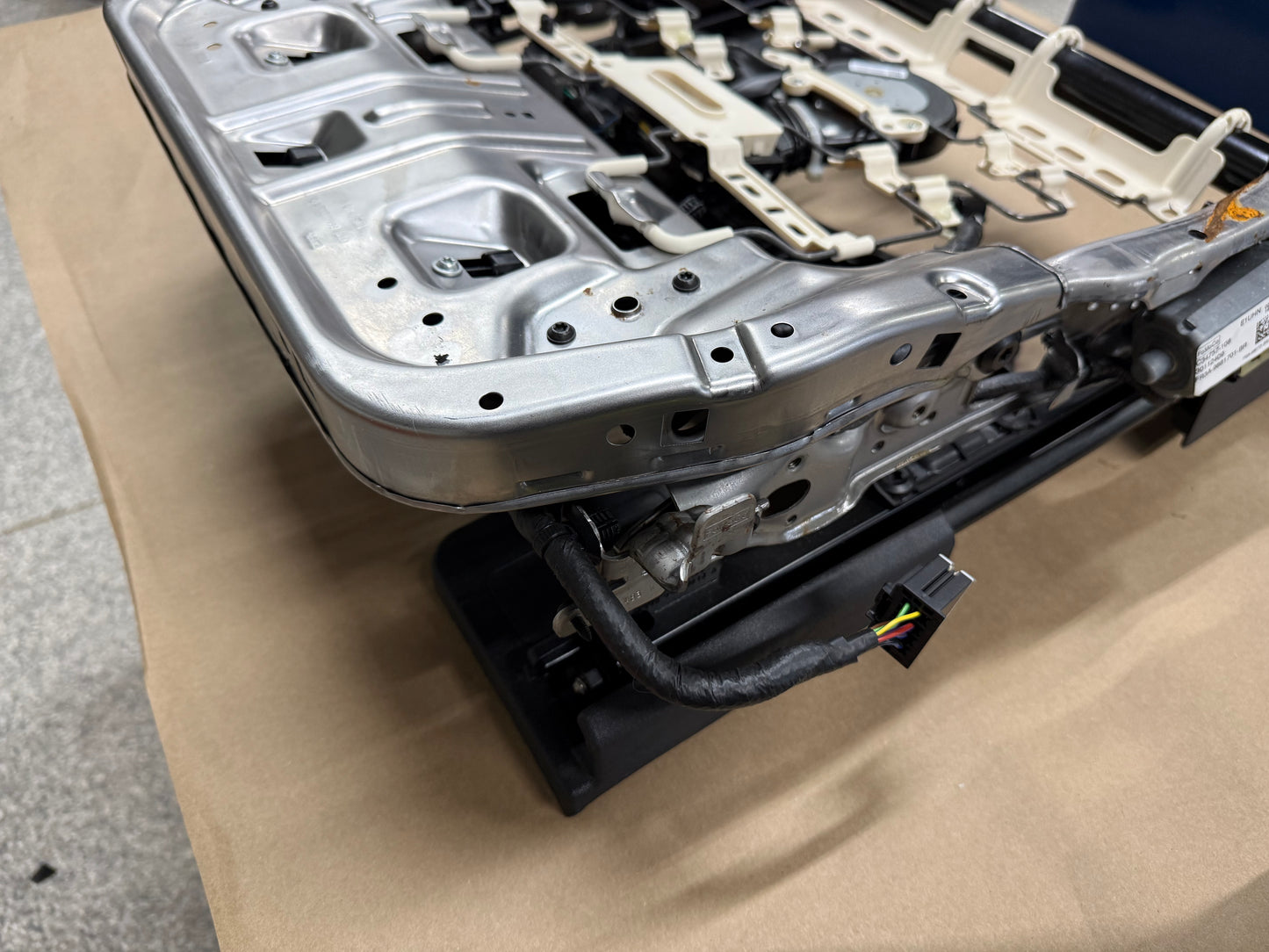 2018-2023 Ford Mustang LH Driver Side Electric Power Seat Track Heat/Cool