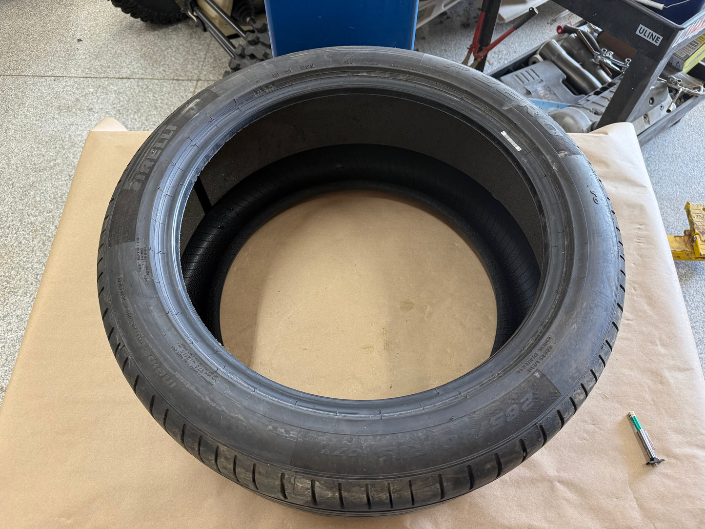 Pirelli P Zero PZ4 285/40/19 Tire