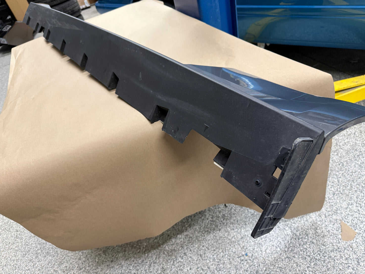 2015-2023 Ford Mustang GT V6 LH Side Skirt Molding Driver Side "M7"