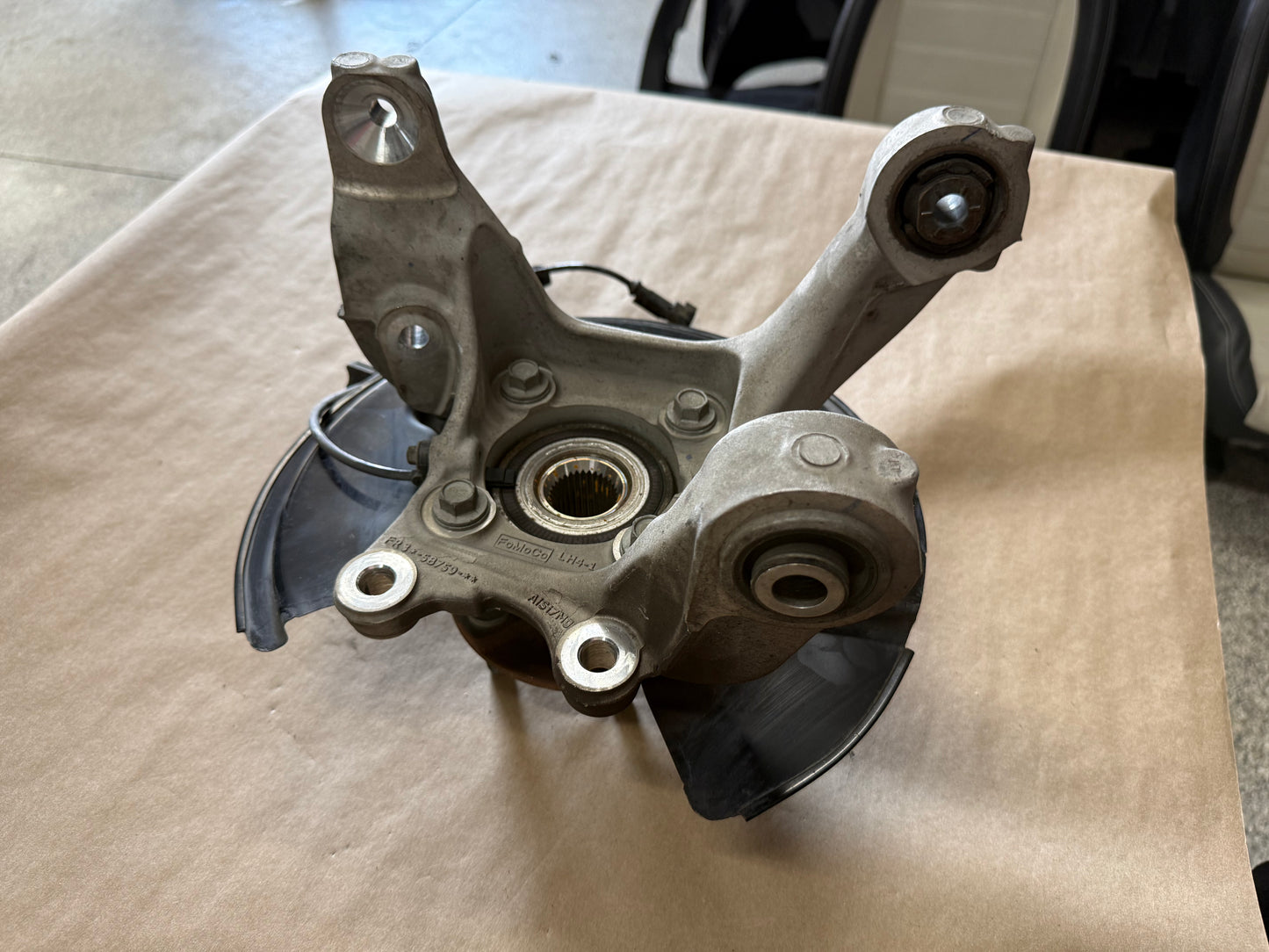 2015-2023 Ford Mustang 5.0 GT LH Driver Side Rear Spindle Knuckle Hub