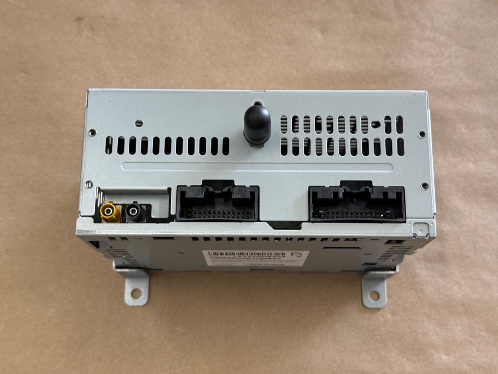 2021 Ford Mustang GT Touch Screen, Face Plate, Radio, Module USB Port