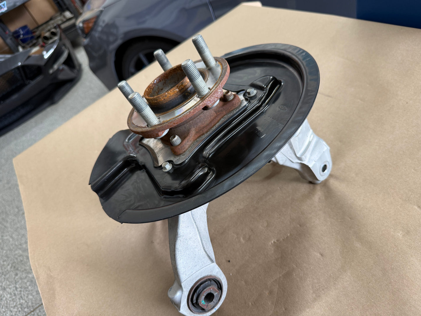 2015-2023 Ford Mustang 5.0 GT RH Passenger Side Rear Spindle Knuckle Hub