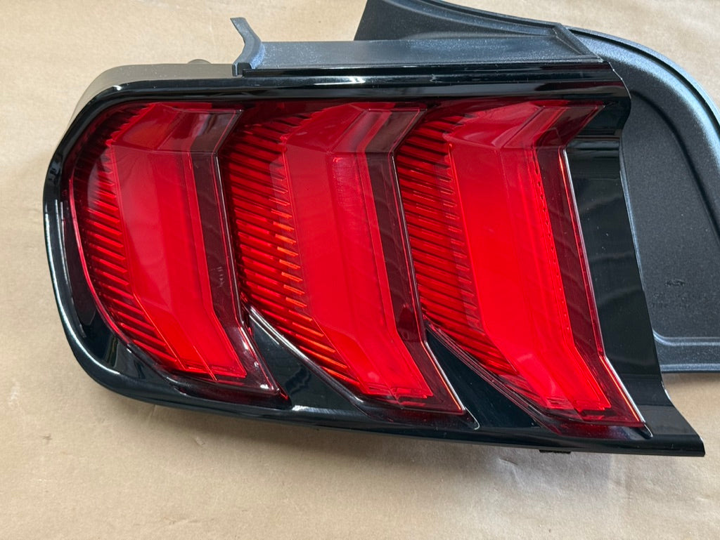 2018-2023 Ford Mustang GT350 GT V6 EcoBoost Tail Light LH Driver Side LED