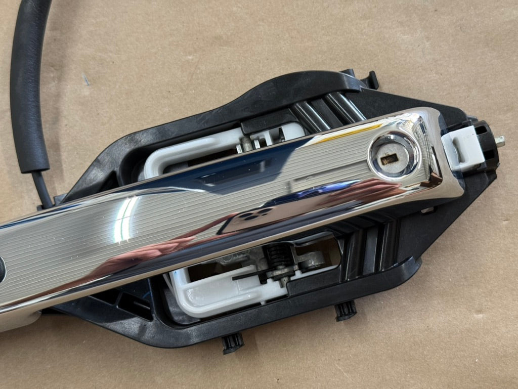 2023-2026 Ford F-250 Super Duty LH Driver Side Front Door Handle Assembly Chrome