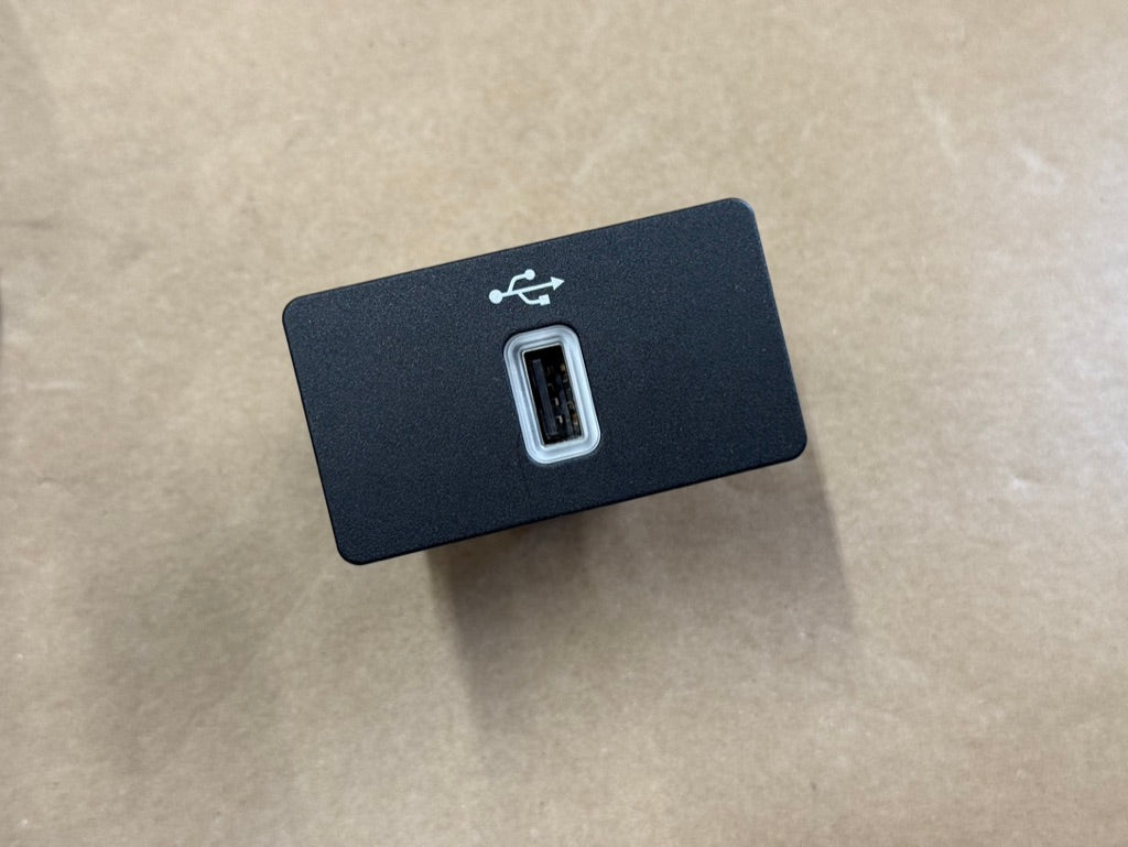 2023 Ford Mustang GT Touch Screen, Face Plate, Radio, Module USB Port