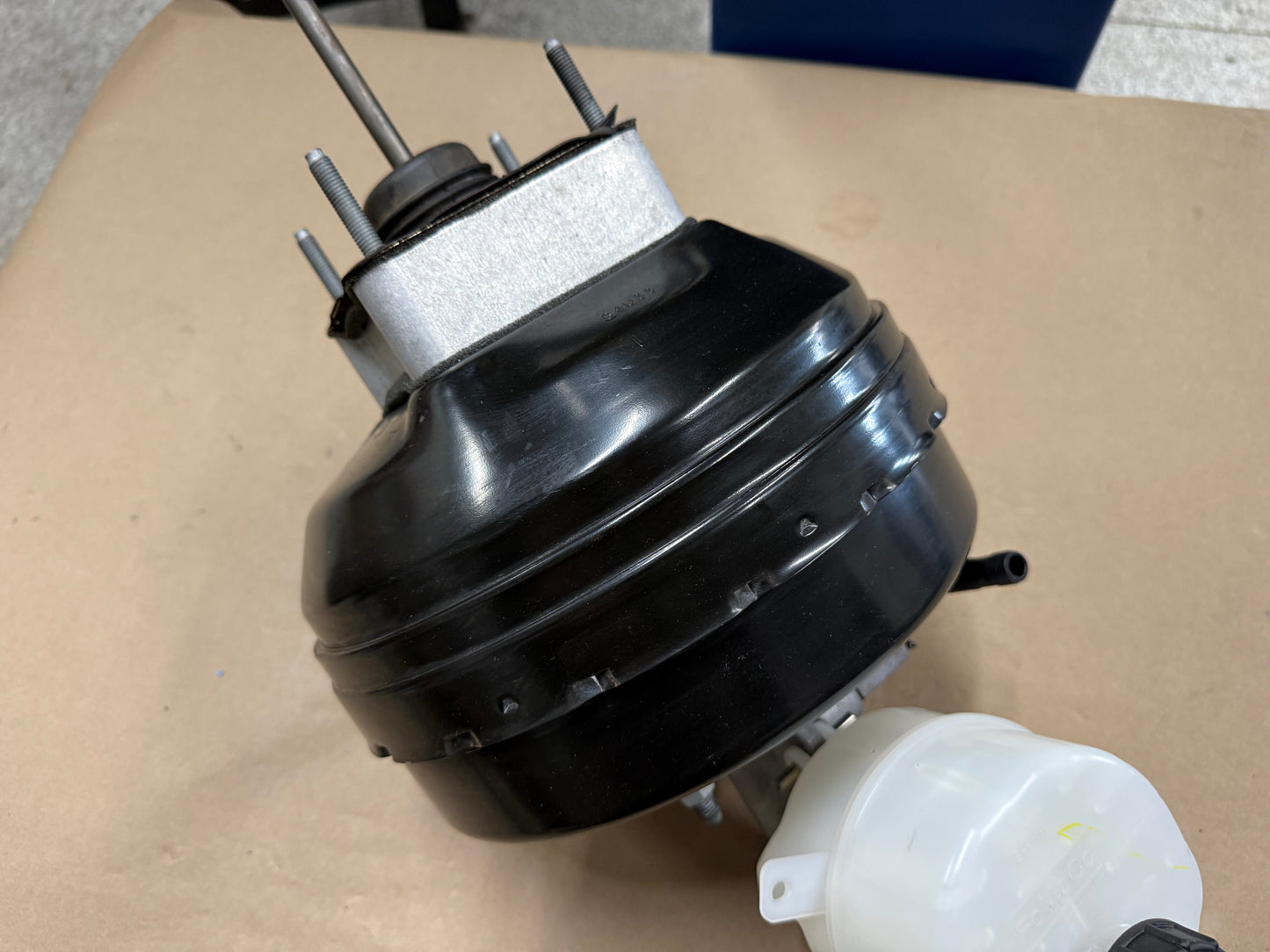 2017-2022 F-250 Super Duty 7.3L Hydraulic Master Cylinder Brake Booster Vacuum