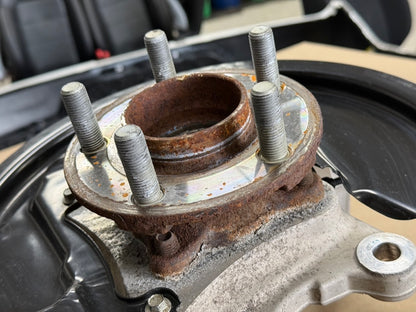 2015-2023 Ford Mustang 5.0 GT LH Driver Side Rear Spindle Knuckle Hub