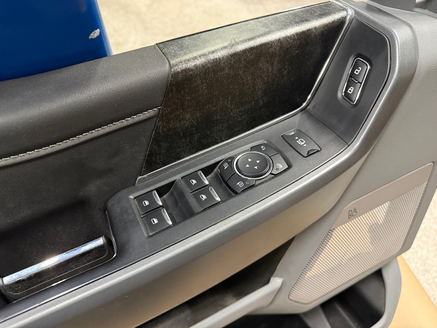 2023-2025 Ford F-250 F-350 Super Duty XLT Sport LH Driver Left Front Door Panel