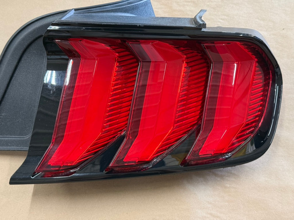 2018-2023 Ford Mustang GT V6 EcoBoost Tail Light RH Passenger Side LED