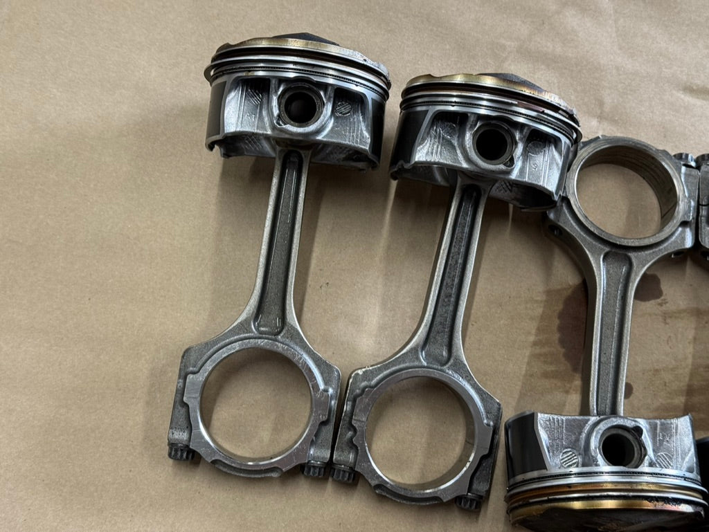 2024-2026 Ford Mustang GT Coyote 5.0L Pistons Rods Set of 8 8k miles