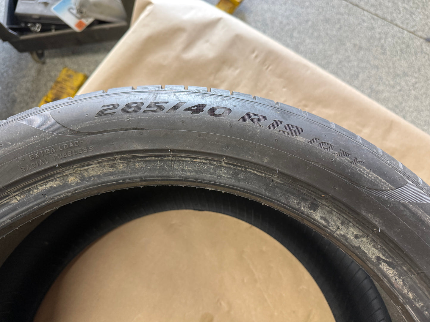 Pirelli P Zero PZ4 285/40/19 Tire