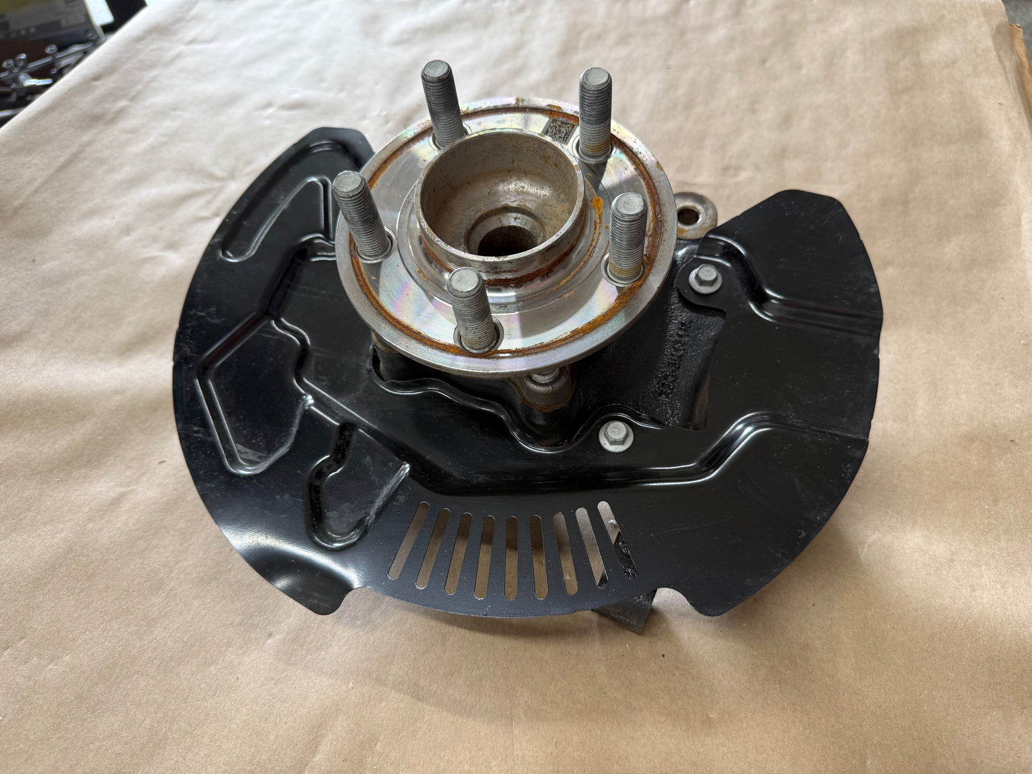 2024-2026 Ford Mustang GT LH Driver Side Front Spindle Knuckle Hub