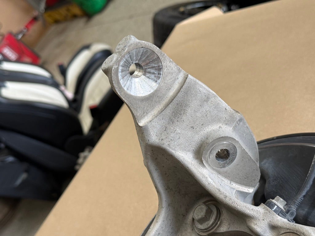 2015-2023 Ford Mustang 5.0 GT RH Passenger Side Rear Spindle Knuckle Hub
