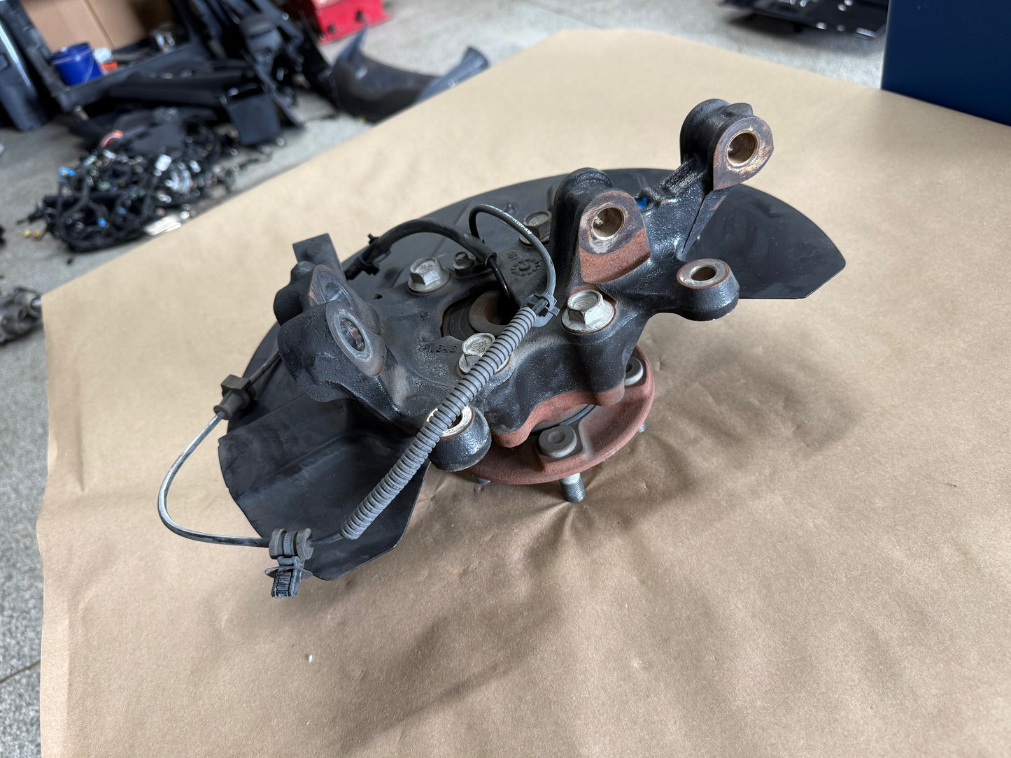 2021-2023 Ford Mustang 5.0 GT RH Passenger Side Front Spindle Knuckle Hub 4 Bolt
