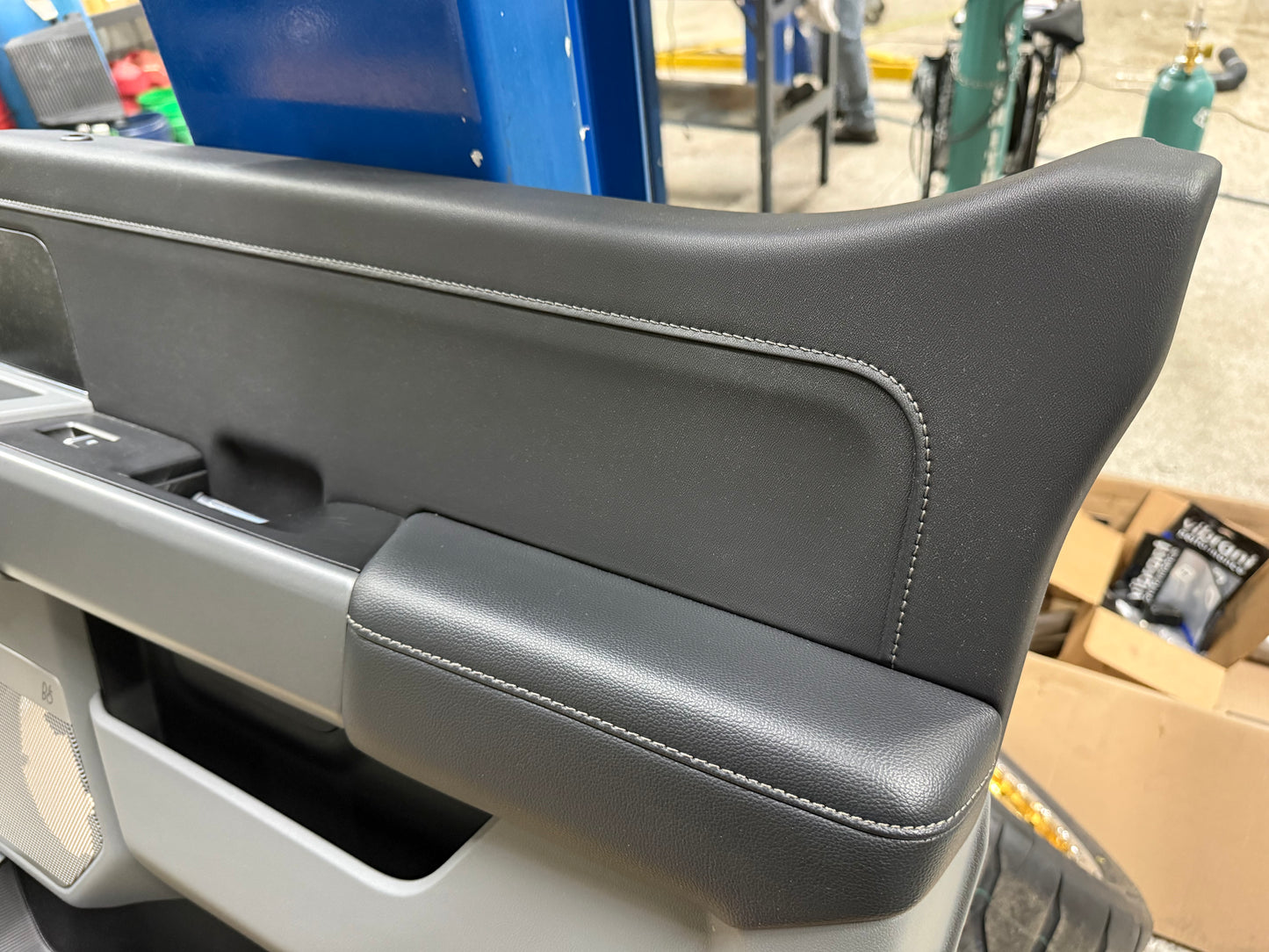 2023-2025 Ford F-250 F-350 Super Duty XLT Sport RH Passenger Rear Door Panel