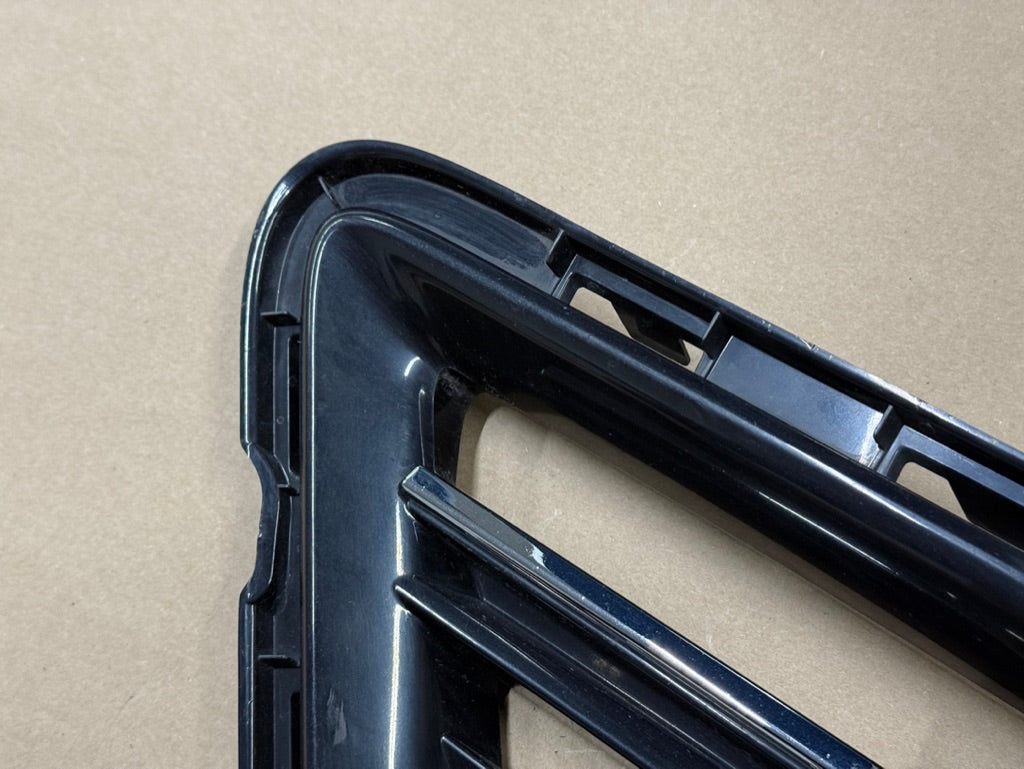 2016-2018 Chevrolet Camaro SS Front Bumper LH Driver Side Grille GM