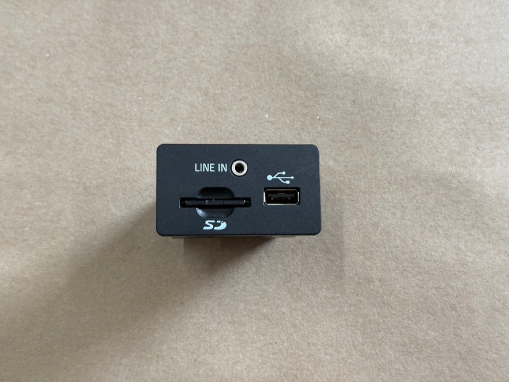 2015 Ford Mustang GT Ecoboost USB Port OEM 15-17