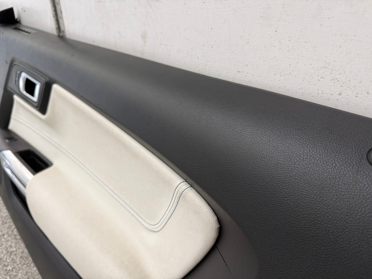 2018-2023 Mustang GT V6 EcoBoost LH RH White Leather Insert Door Panels Pair