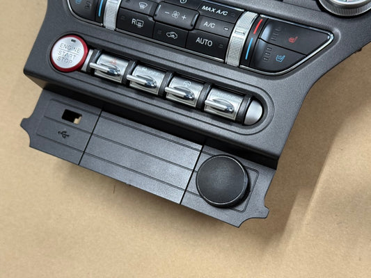 2021 Ford Mustang GT Touch Screen, Face Plate, Radio, Module USB Port