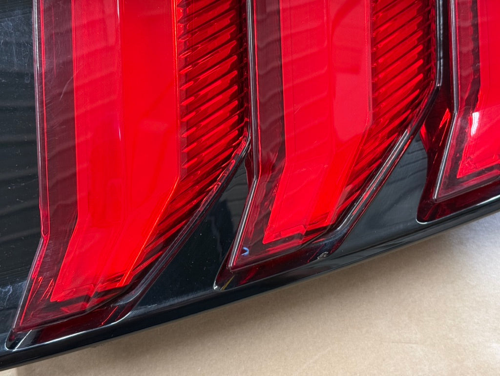 2018-2023 Ford Mustang GT V6 EcoBoost Tail Light RH Passenger Side LED
