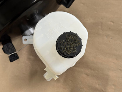 2023-2026 F-250 Super Duty 7.3L Hydraulic Master Cylinder Brake Booster Vacuum
