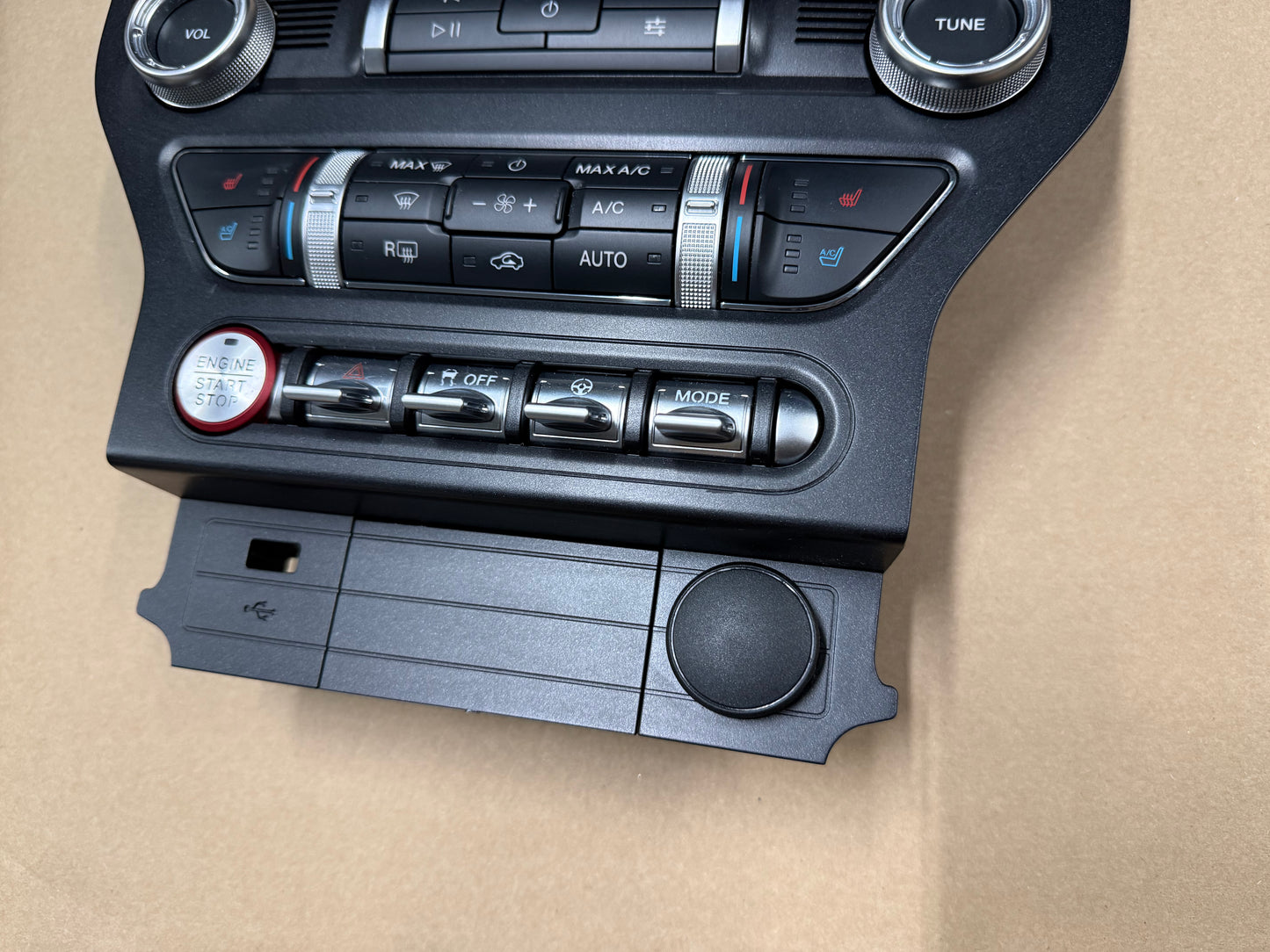 2022 Ford Mustang GT Touch Screen, Face Plate, Radio, Module USB Port