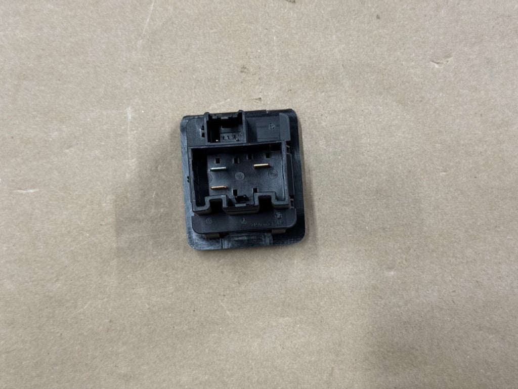 2023-2026 Ford F-250 F-350 Super Duty Dash Panel 20A 12V Plug In "MU5T-19G310-BE"