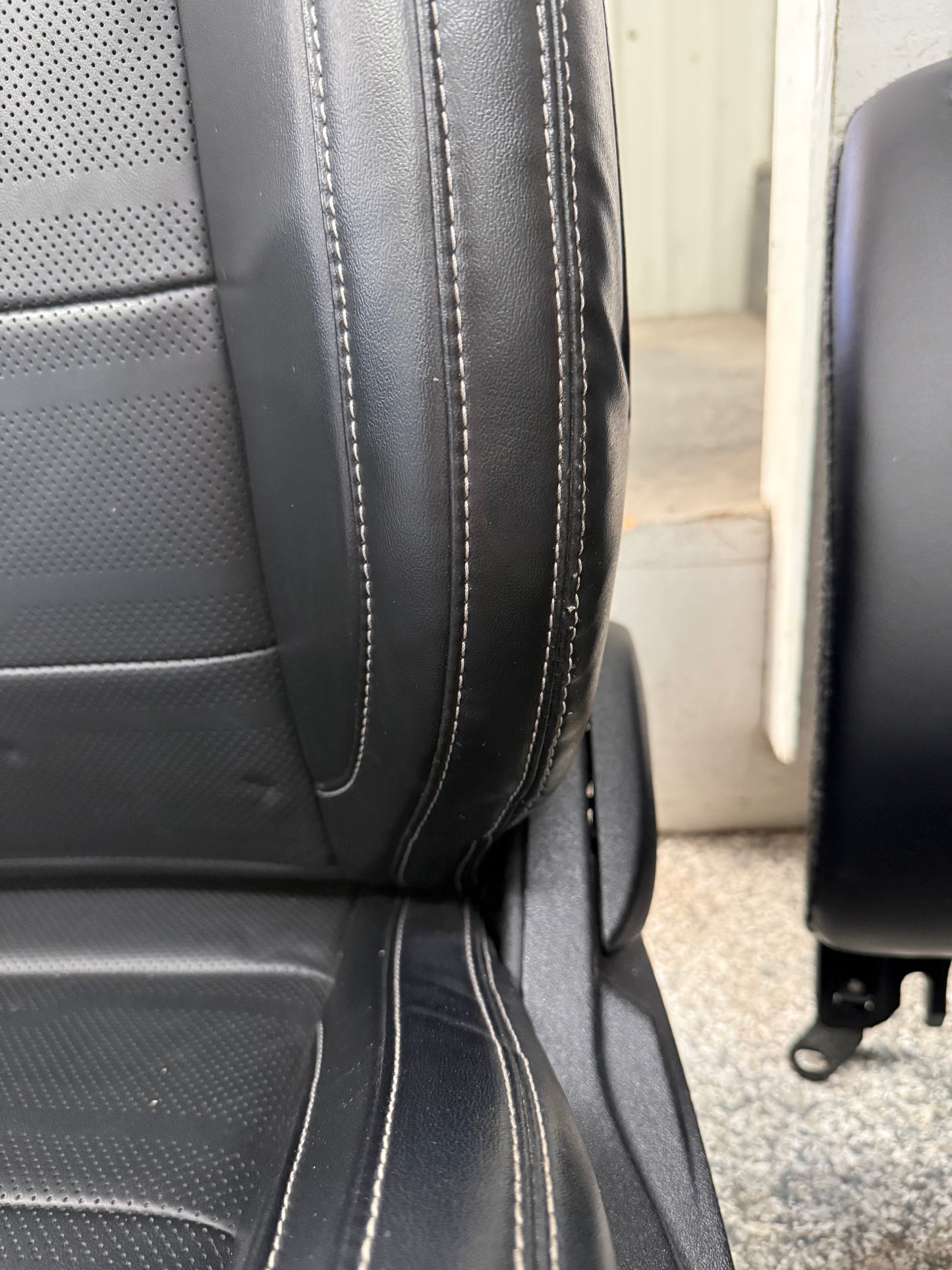 2018-2023 Ford Mustang GT Black Leather Front Rear Power Seats Heat Cooled Vert