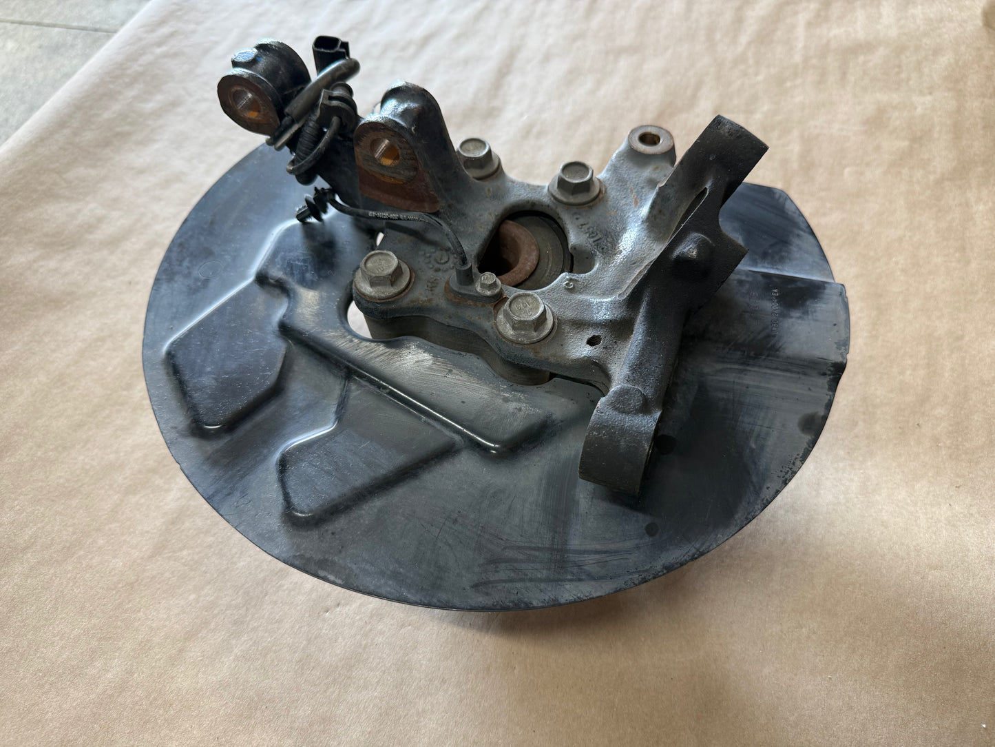 2021-2023 Ford Mustang 5.0 GT RH Passenger Side Front Spindle Knuckle Hub 4 Bolt