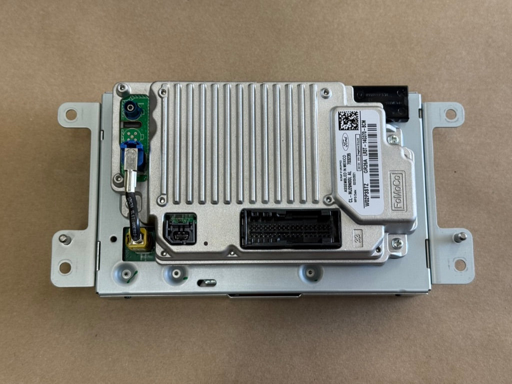 2021 Ford Mustang GT Touch Screen, Face Plate, Radio, Module USB Port