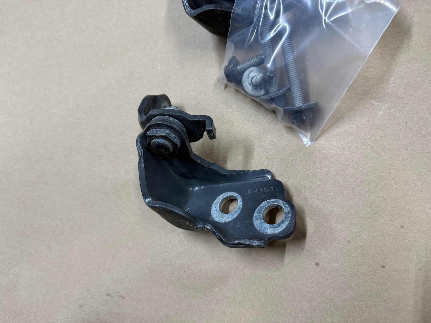 2015-2023 Ford Mustang GT GT500 GT350 Door Hinges RH Pass. Upper Lower "HY"