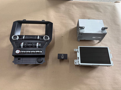 2020 Ford Mustang GT Touch Screen, Face Plate, Radio, Module USB Port