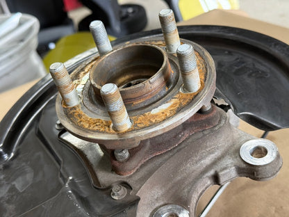 2015-2023 Ford Mustang 5.0 GT LH Driver Side Rear Spindle Knuckle Hub