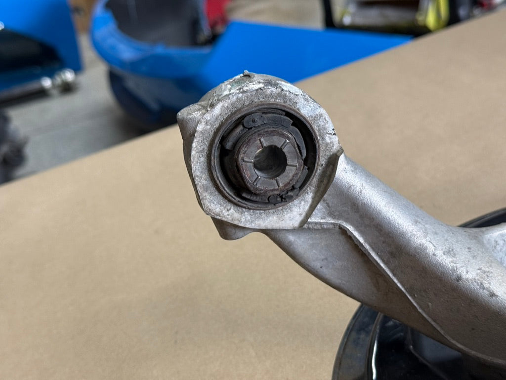 2015-2023 Ford Mustang 5.0 GT RH Passenger Side Rear Spindle Knuckle