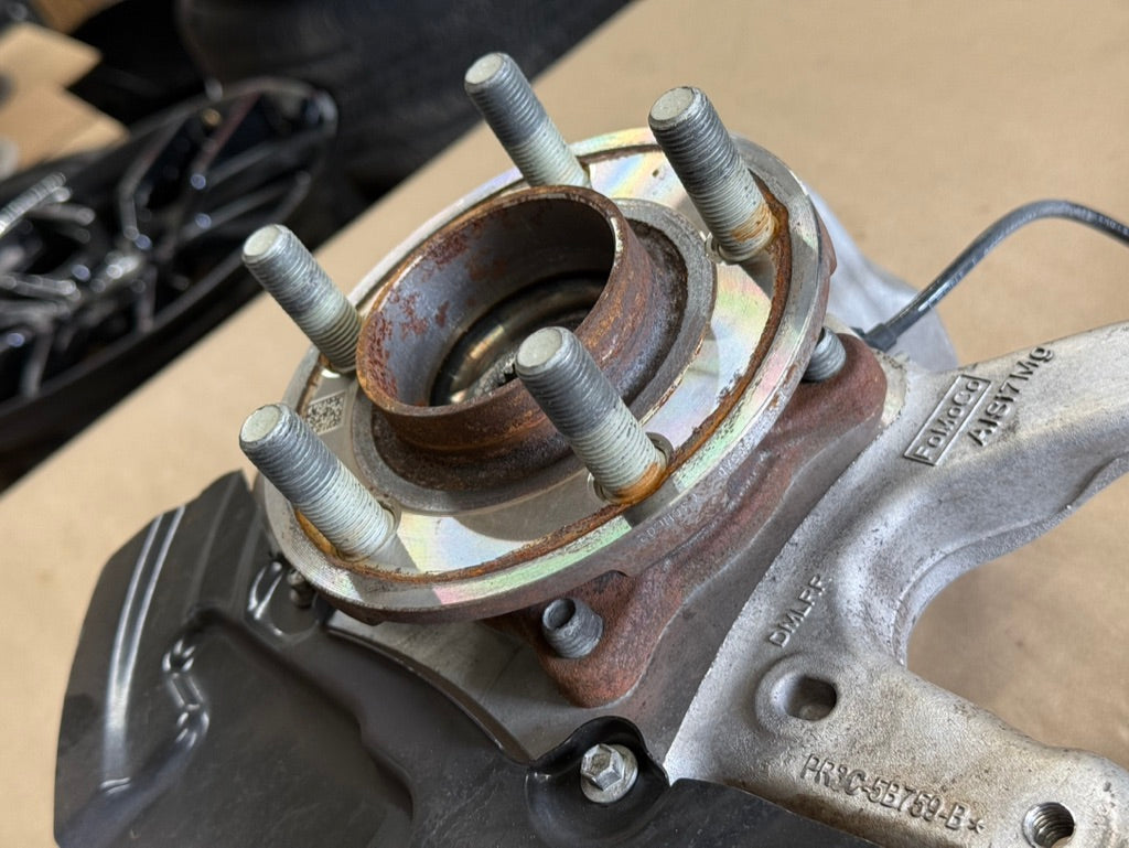 2024-2026 Ford Mustang GT LH Driver Side Rear Spindle Knuckle Hub
