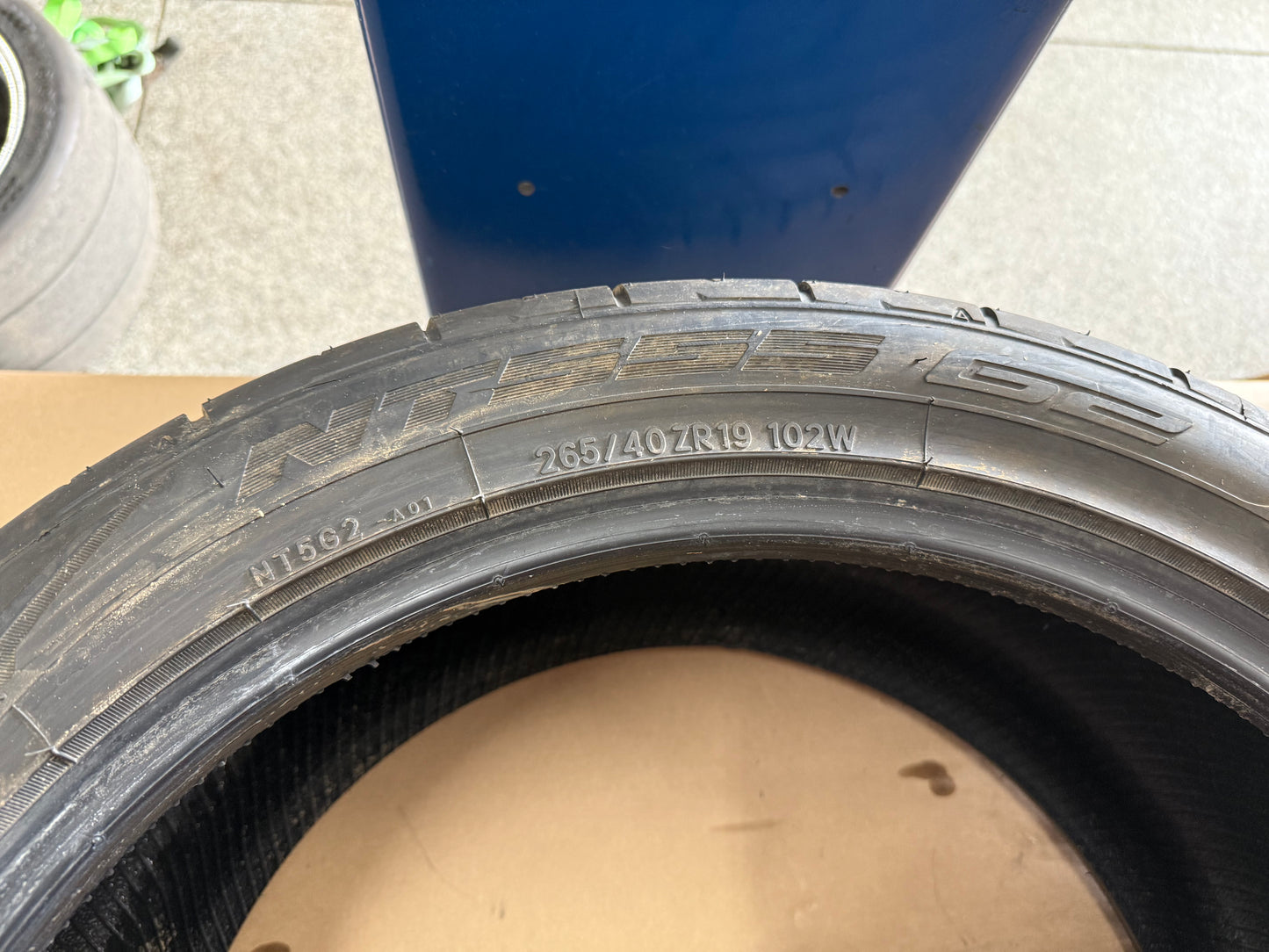 Nitto NT555 G2 265/40/19 Tire