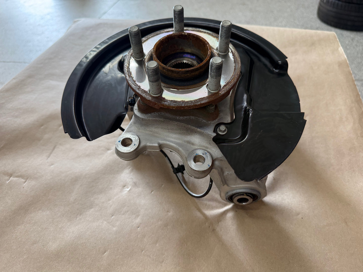 2015-2023 Ford Mustang 5.0 GT RH Passenger Side Rear Spindle Knuckle Hub