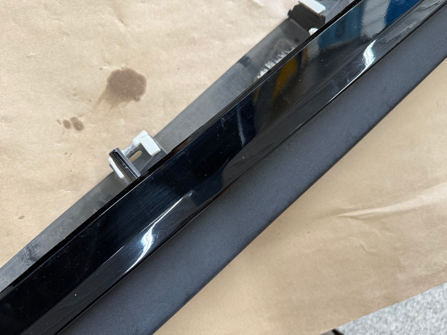 2015-2023 Ford Mustang GT V6 LH Side Skirt Molding Driver Side "G1"