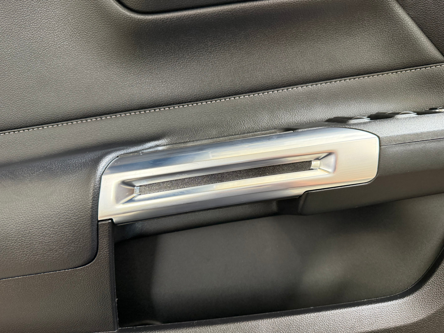 2018-2023 Ford Mustang GT LH Driver Leather Insert Door Panel Grey Stitching