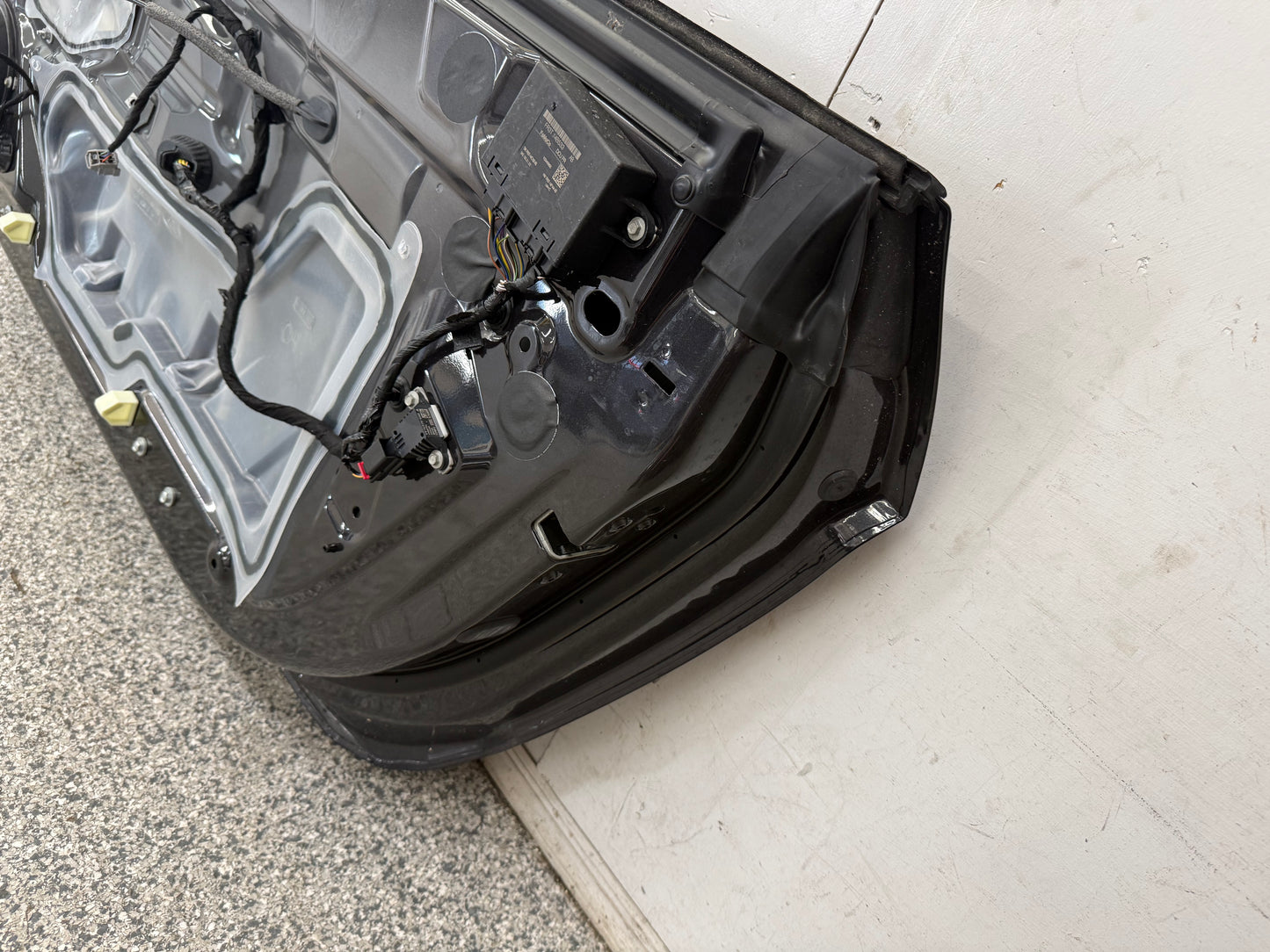 2015-2023 Ford Mustang GT GT500 RH Passenger Side Door Complete w/Glass "HY"