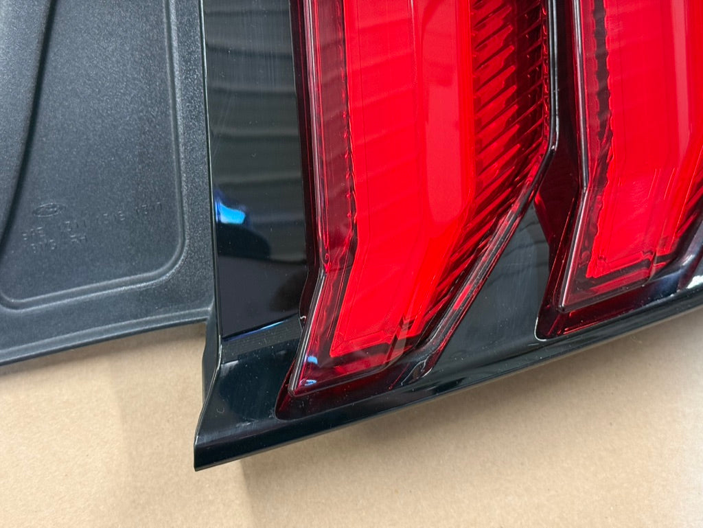 2018-2023 Ford Mustang GT V6 EcoBoost Tail Light RH Passenger Side LED