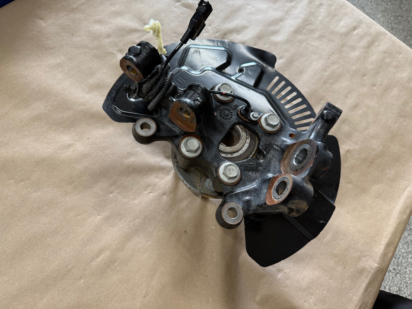 2024-2026 Ford Mustang GT LH Driver Side Front Spindle Knuckle Hub
