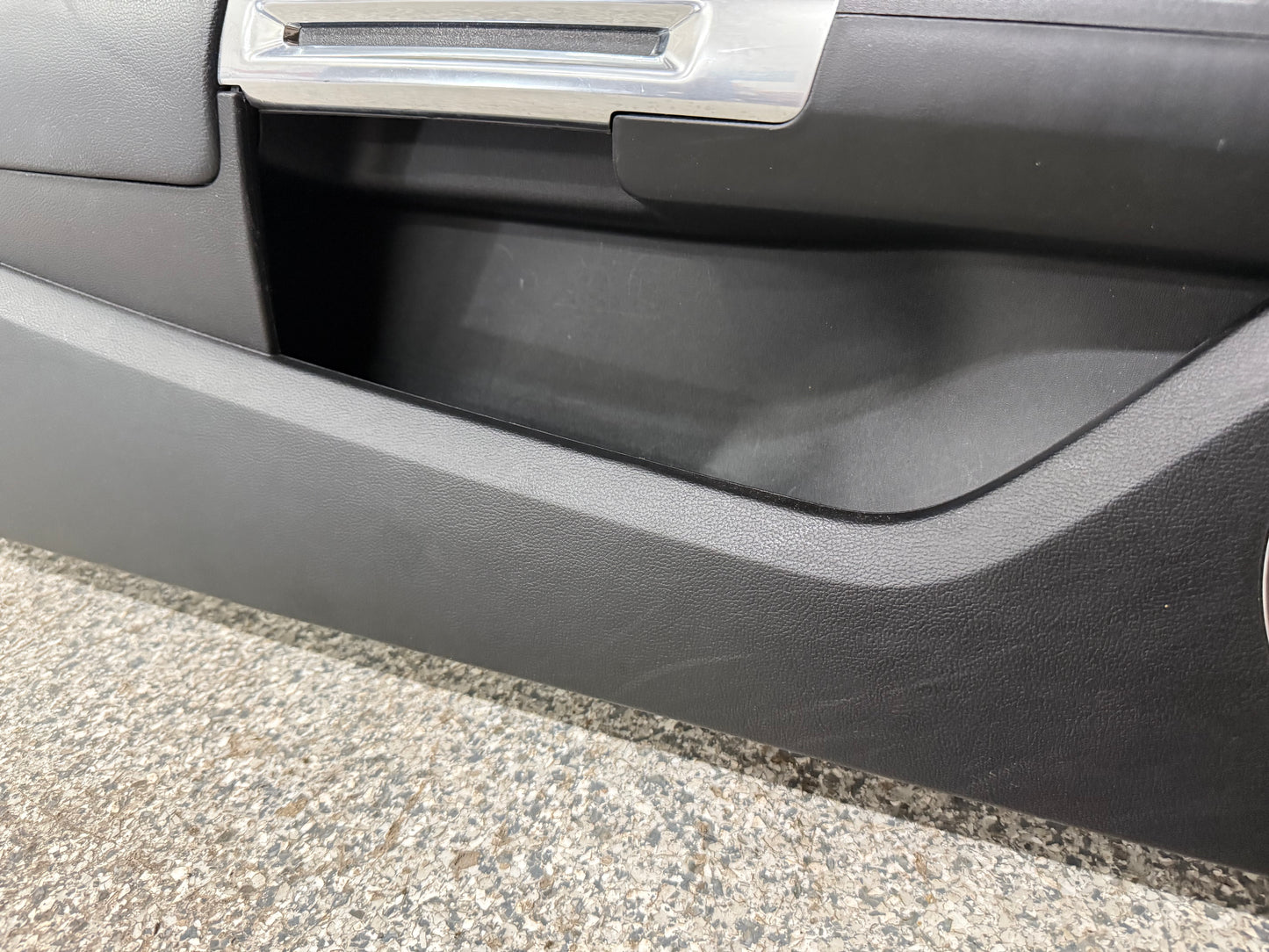 2018-2023 Ford Mustang GT LH Driver Leather Insert Door Panel Grey Stitching
