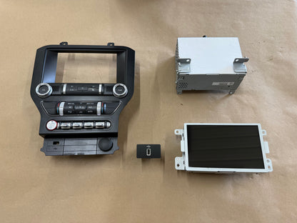 2021 Ford Mustang GT Touch Screen, Face Plate, Radio, Module USB Port