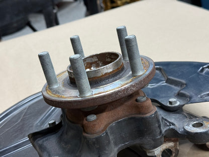 2021-2023 Ford Mustang 5.0 GT LH Driver Side Front Spindle Knuckle Hub 4 Bolt