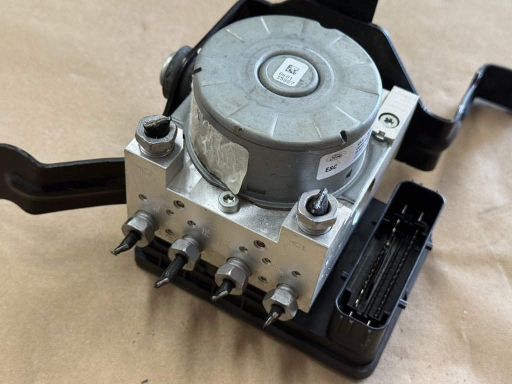 2019 Ford Mustang GT ABS Module Controller Anti-Lock Brakes "Auto"