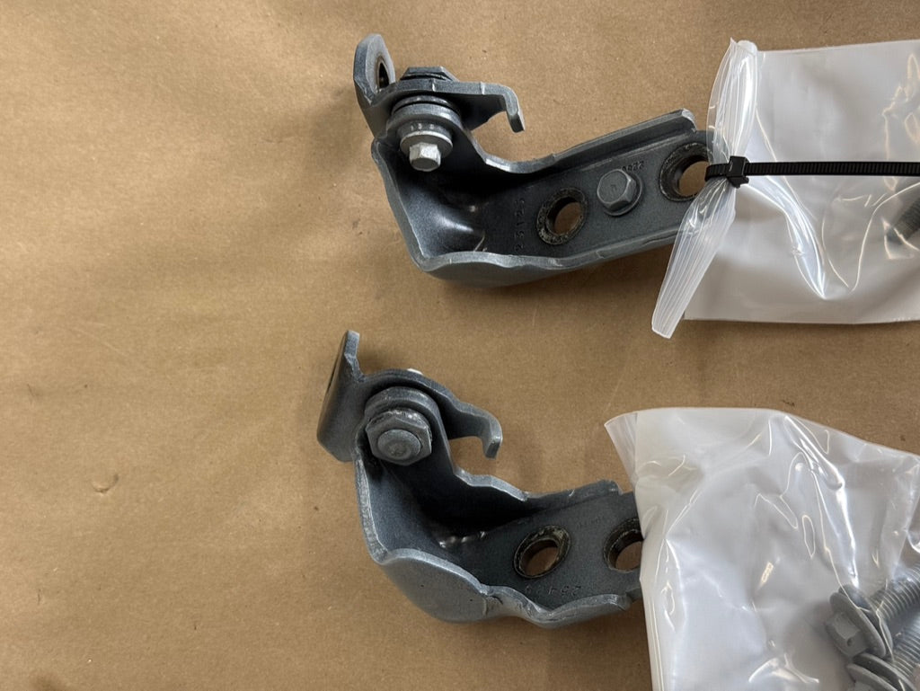 2023-2026 Ford F-250 F-350 Door Hinges RH Passenger Front Upper Lower "DR"