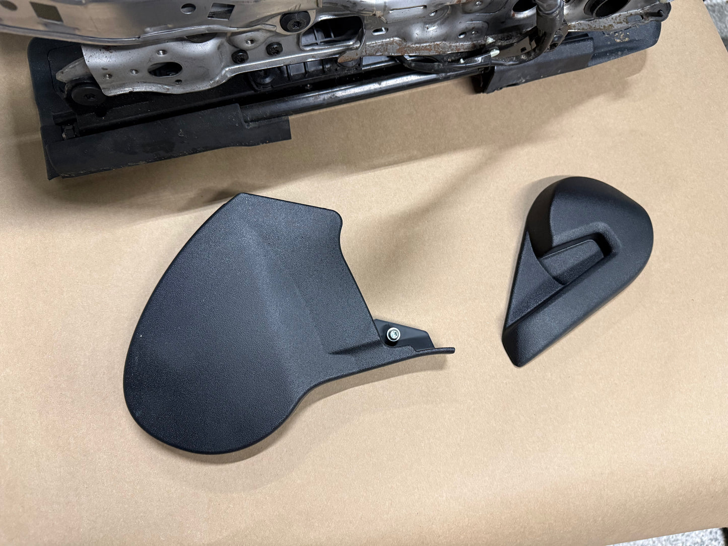 2018-2023 Ford Mustang RH Passenger Side Electric Power Seat Track Heat/Cool